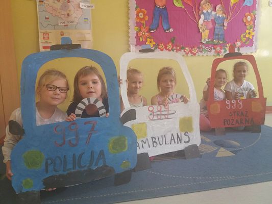  Grafika #11: Bezpiecznie w domu, w szkole i na dworze.