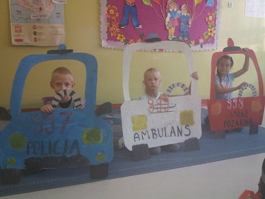  Grafika #15: Bezpiecznie w domu, w szkole i na dworze.