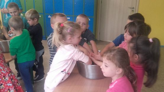  Grafika #1: Zaczarowany świat baniek mydlanych