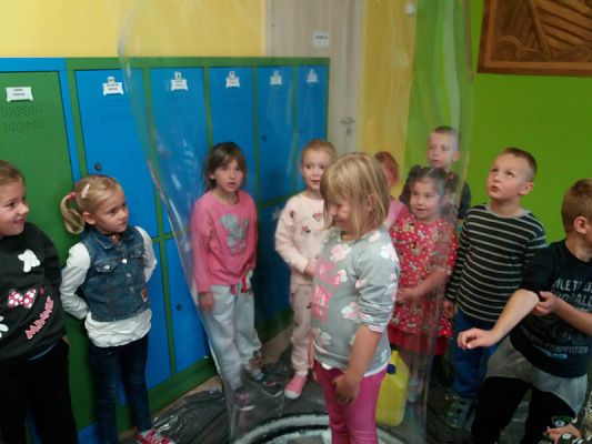  Grafika #17: Zaczarowany świat baniek mydlanych