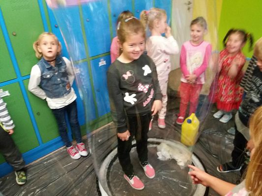  Grafika #19: Zaczarowany świat baniek mydlanych