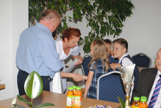  Grafika #2: Podsumowanie roku szkolnego 2016/2017 w Urzędzie Gminy w Nowej Wsi Lęborskiej