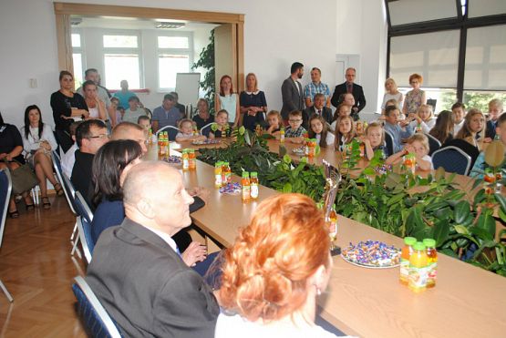  Grafika #4: Podsumowanie roku szkolnego 2016/2017 w Urzędzie Gminy w Nowej Wsi Lęborskiej