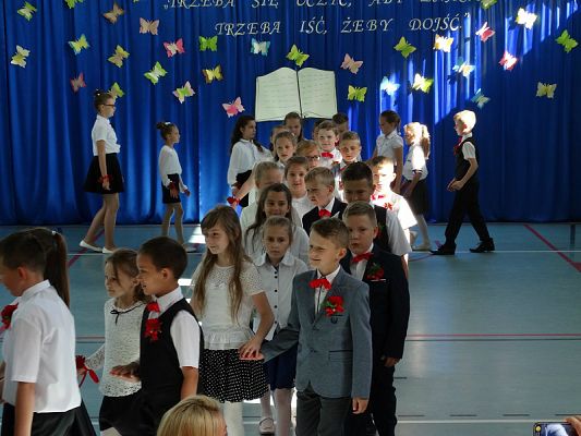  Grafika #5: Zakończenie roku szkolnego klas III a i III b SP