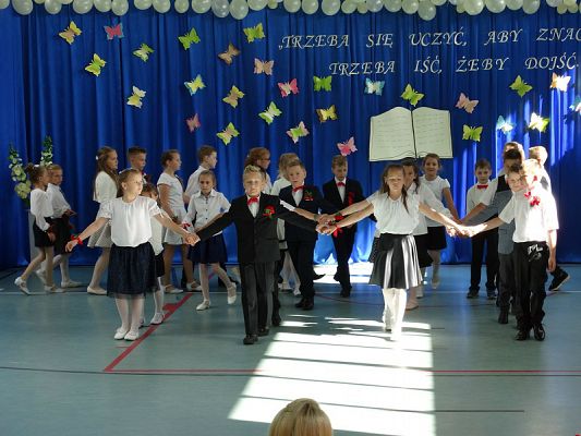  Grafika #7: Zakończenie roku szkolnego klas III a i III b SP
