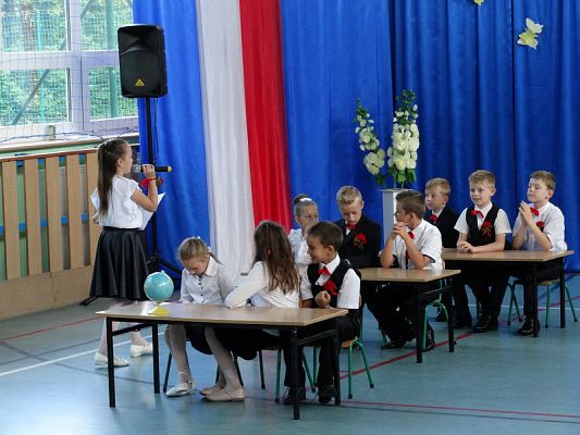  Grafika #13: Zakończenie roku szkolnego klas III a i III b SP