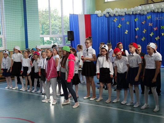  Grafika #14: Zakończenie roku szkolnego klas III a i III b SP