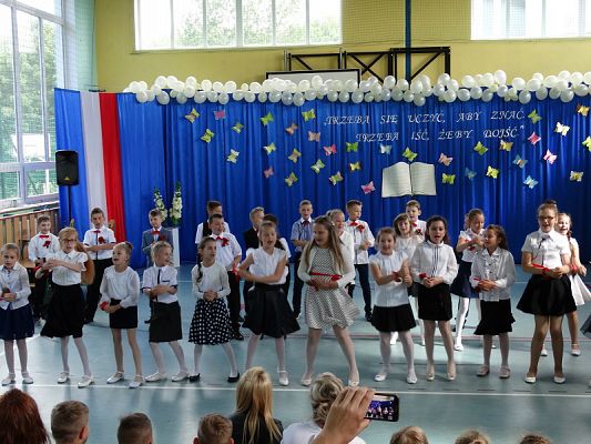  Grafika #19: Zakończenie roku szkolnego klas III a i III b SP