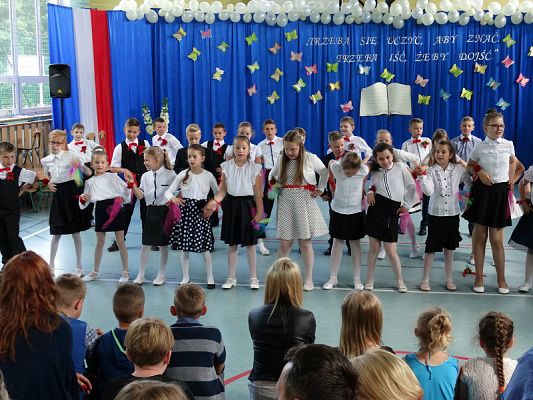  Grafika #21: Zakończenie roku szkolnego klas III a i III b SP