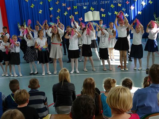  Grafika #24: Zakończenie roku szkolnego klas III a i III b SP