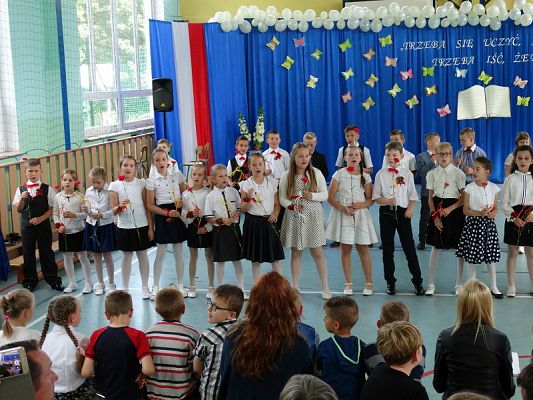  Grafika #27: Zakończenie roku szkolnego klas III a i III b SP