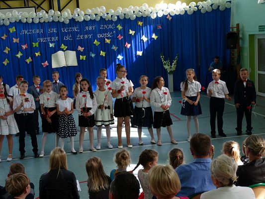 Grafika #28: Zakończenie roku szkolnego klas III a i III b SP