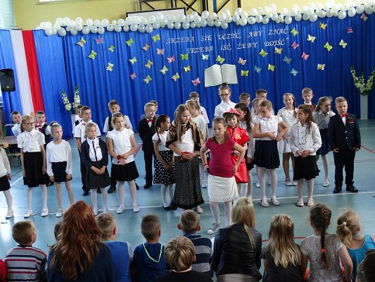  Grafika #33: Zakończenie roku szkolnego klas III a i III b SP