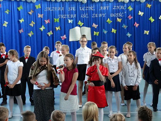  Grafika #36: Zakończenie roku szkolnego klas III a i III b SP