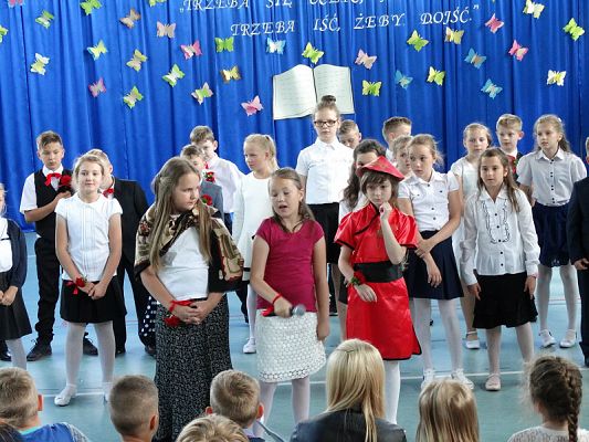  Grafika #37: Zakończenie roku szkolnego klas III a i III b SP
