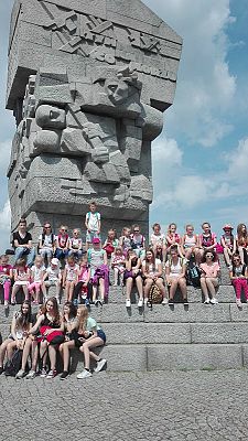 Grafika #14: Wycieczka wyróżnionych uczniów na Westrplatte