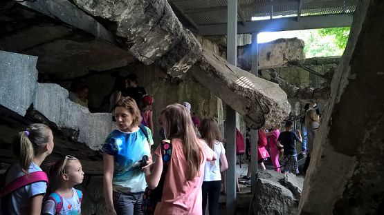 Grafika #18: Wycieczka wyróżnionych uczniów na Westrplatte