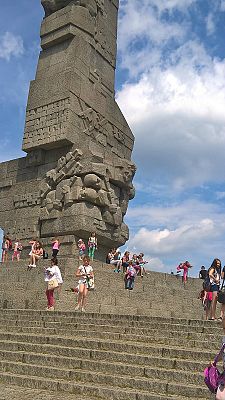 Grafika #20: Wycieczka wyróżnionych uczniów na Westrplatte