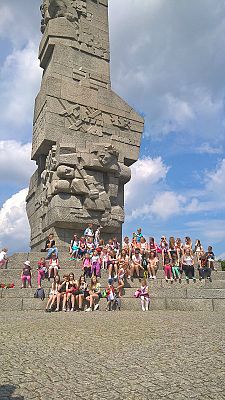 Grafika #22: Wycieczka wyróżnionych uczniów na Westrplatte