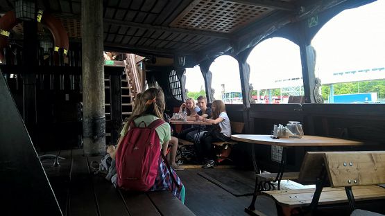 Grafika #25: Wycieczka wyróżnionych uczniów na Westrplatte