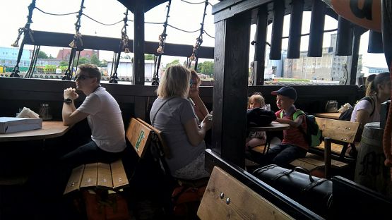 Grafika #26: Wycieczka wyróżnionych uczniów na Westrplatte