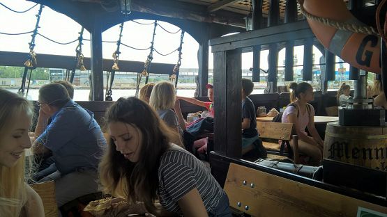 Grafika #28: Wycieczka wyróżnionych uczniów na Westrplatte