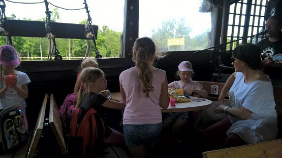 Grafika #30: Wycieczka wyróżnionych uczniów na Westrplatte