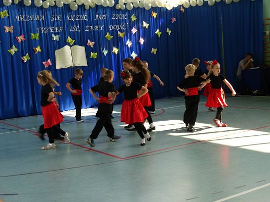 Grafika #18: Zakończenie roku szkolnego w oddziale przedszkolnym 6 - latków