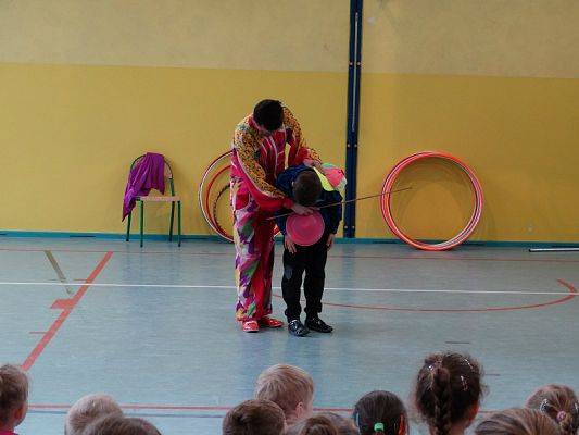  Grafika #15: Występy cyrkowe w naszej szkole