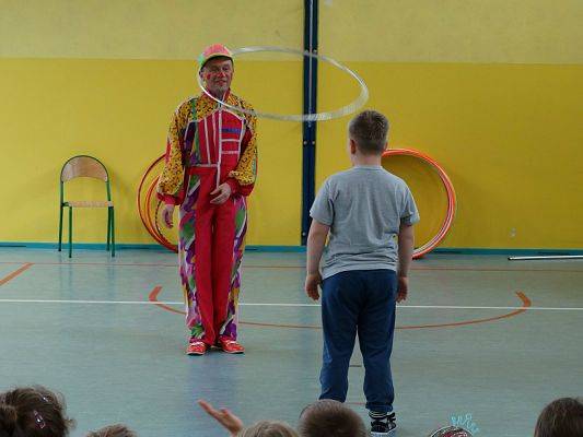  Grafika #62: Występy cyrkowe w naszej szkole