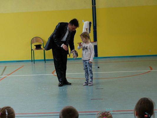  Grafika #86: Występy cyrkowe w naszej szkole