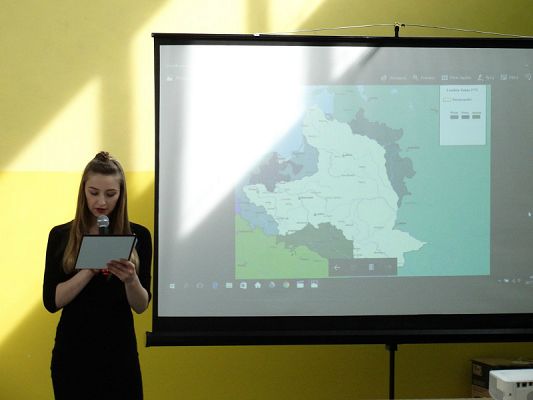  Grafika #12: Apel z okazji Święta Konstytucji 3 - go Maja