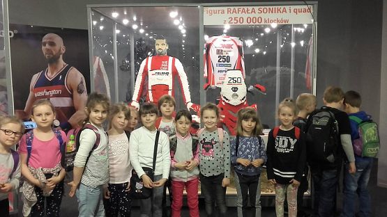 Grafika #3: Wycieczka na wystawę budowli z klocków LEGO