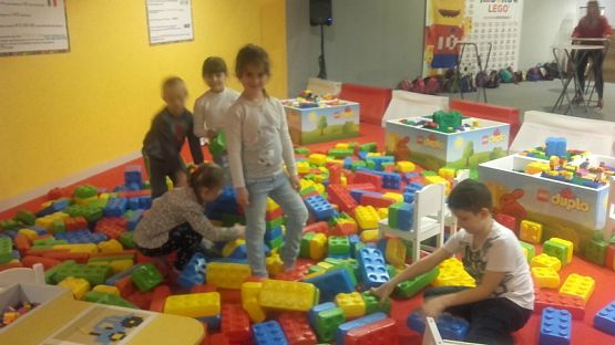 Grafika #25: Wycieczka na wystawę budowli z klocków LEGO