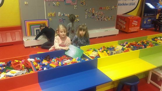 Grafika #26: Wycieczka na wystawę budowli z klocków LEGO