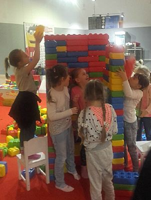 Grafika #34: Wycieczka na wystawę budowli z klocków LEGO