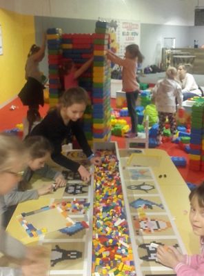 Grafika #35: Wycieczka na wystawę budowli z klocków LEGO