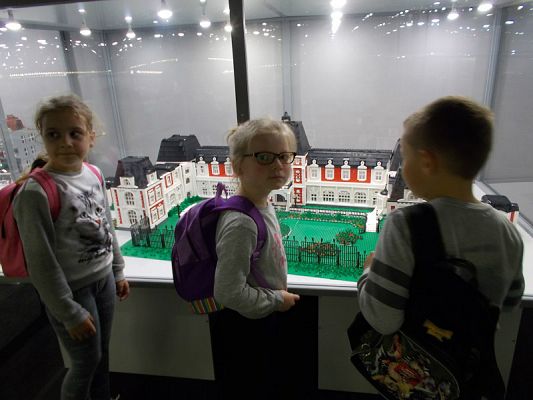 Grafika #42: Wycieczka na wystawę budowli z klocków LEGO
