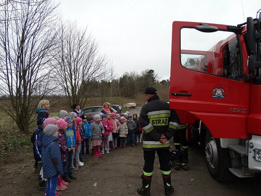 Grafika #19: Wizyta strażaków Państwowej Strazy Pożarnej z Lęborka