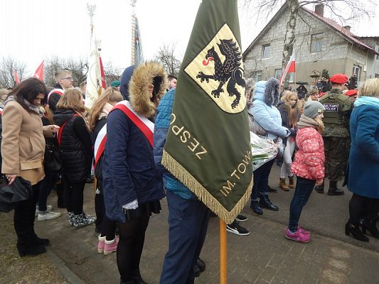 Grafika #2: Uroczystości patriotyczne w Gołubiu