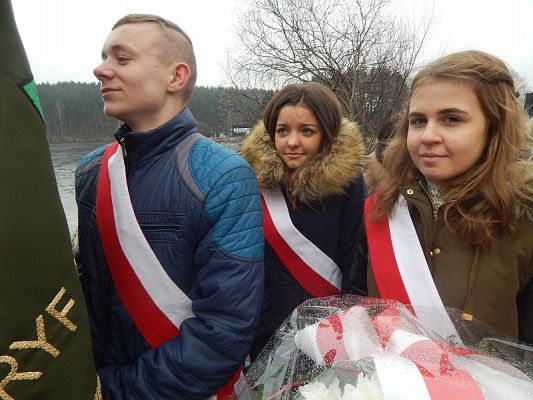 Grafika #0: Uroczystości patriotyczne w Gołubiu