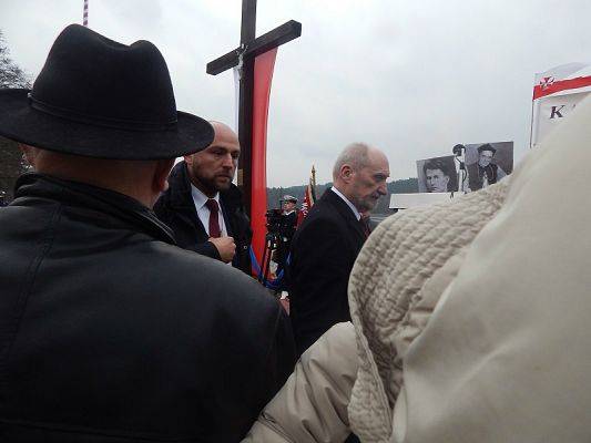 Grafika #6: Uroczystości patriotyczne w Gołubiu