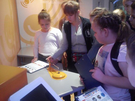  Grafika #0: Wycieczka do Centrum Hewelianum w Gdańsku