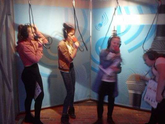  Grafika #6: Wycieczka do Centrum Hewelianum w Gdańsku