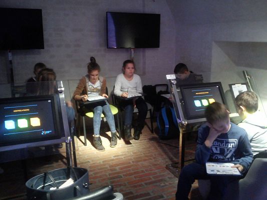  Grafika #9: Wycieczka do Centrum Hewelianum w Gdańsku