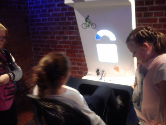  Grafika #13: Wycieczka do Centrum Hewelianum w Gdańsku