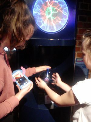  Grafika #16: Wycieczka do Centrum Hewelianum w Gdańsku