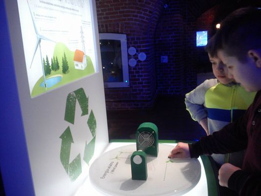  Grafika #35: Wycieczka do Centrum Hewelianum w Gdańsku