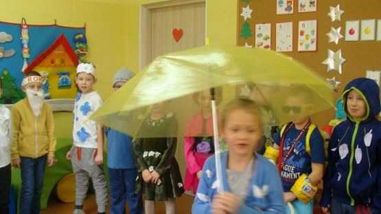  Grafika #4: II klasa z wizytą u młodszych kolegów