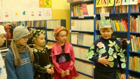  Grafika #8: II klasa z wizytą u młodszych kolegów